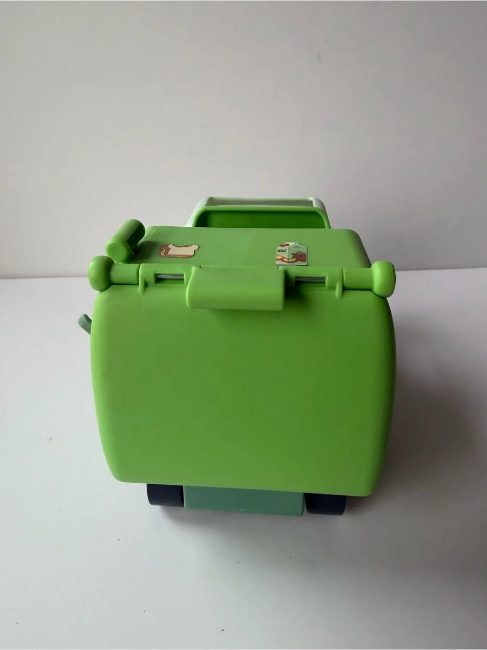 Moose Toys Bluey Garbage Truck  with Two Garbage Bin Red/ Yellow Lid